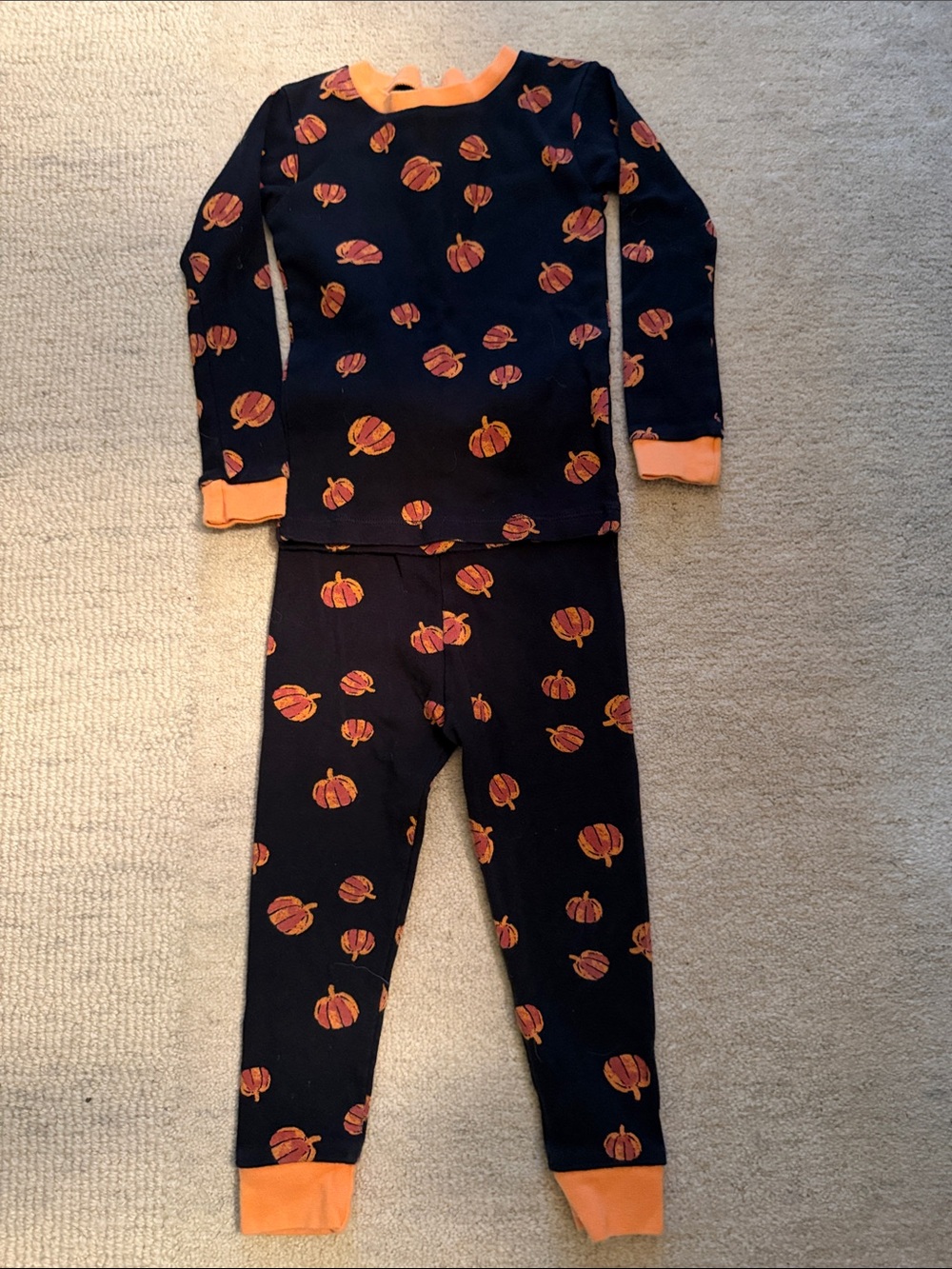 Burt’s Bees 24M  Black Orange Pumpkin Print Pajama Set 100% Organic Cotton